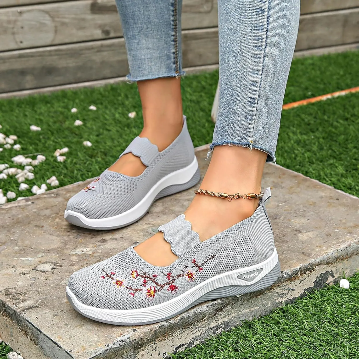 ZSpzx 2025 Women's Mesh Flats Shoes Breathable Slip on Casual Boat Shoes with Flower Embroidered Quick Dry Arch Support Non Slip Running Elastic Sneakers Closed Toe for Gym Travel Daily Wear